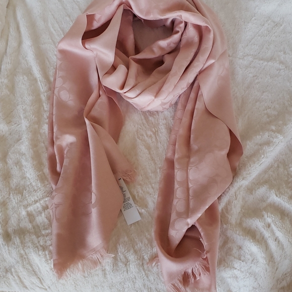 Coach blush stole - Picture 2 of 5